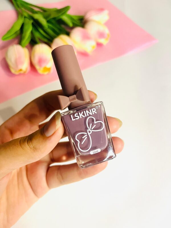 Glossy Finish Nail Polish - 06 colors - Image 6