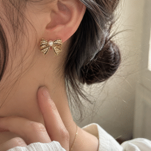 Bow Pearl Stud